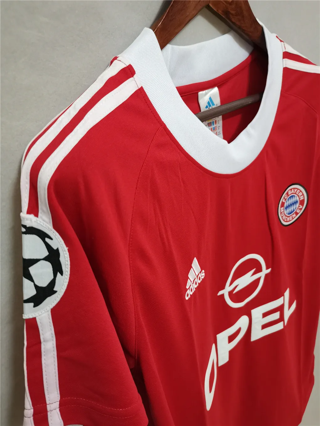01-02 Bayern Munich Retro Jersey Local UCL 6